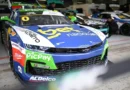 Cacá Bueno domina em Interlagos, vence sprint da NASCAR Brasil e crava a pole position