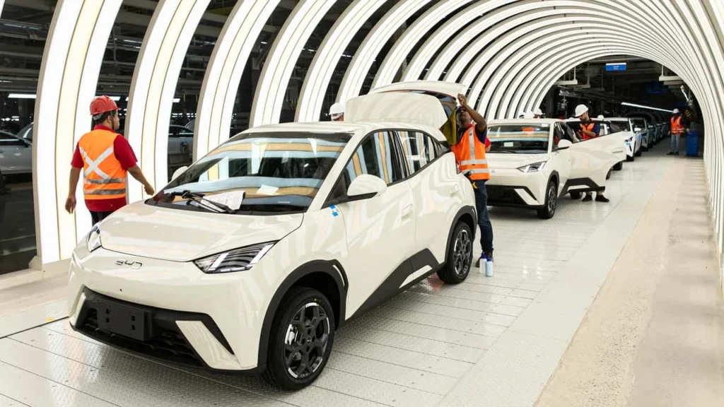 China Acelera Lançamentos de Carros: Quase Três Modelos Novos por Dia em 2026