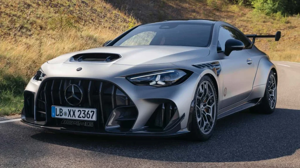 Mercedes-AMG CLE 646 Spezialanfertigung: Cupê V8 de 646 cv é lançado e esgota produção de 30 unidades
